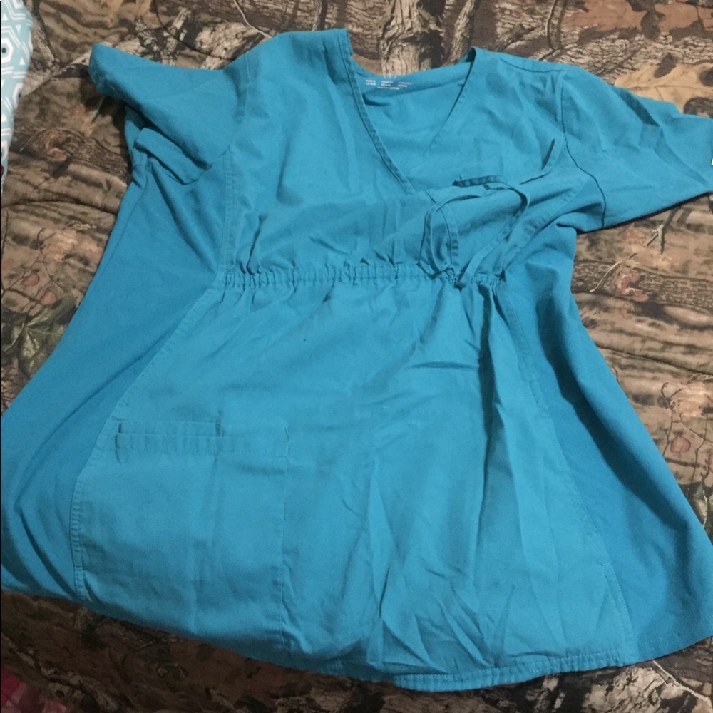 Teal Cherokee maternity scrub top. Good condition
